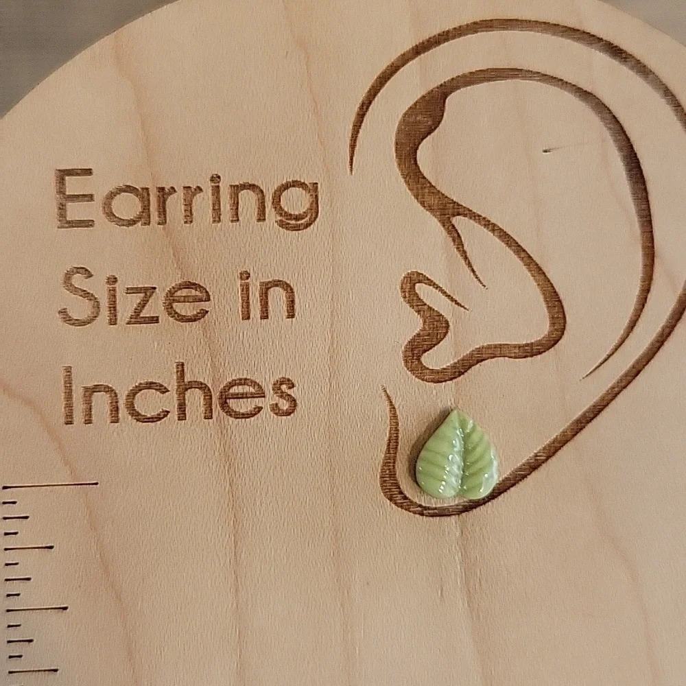 🔥LAST PAIR🔥 Ceramic Leaf Stud Earrings - Picture 3 of 7